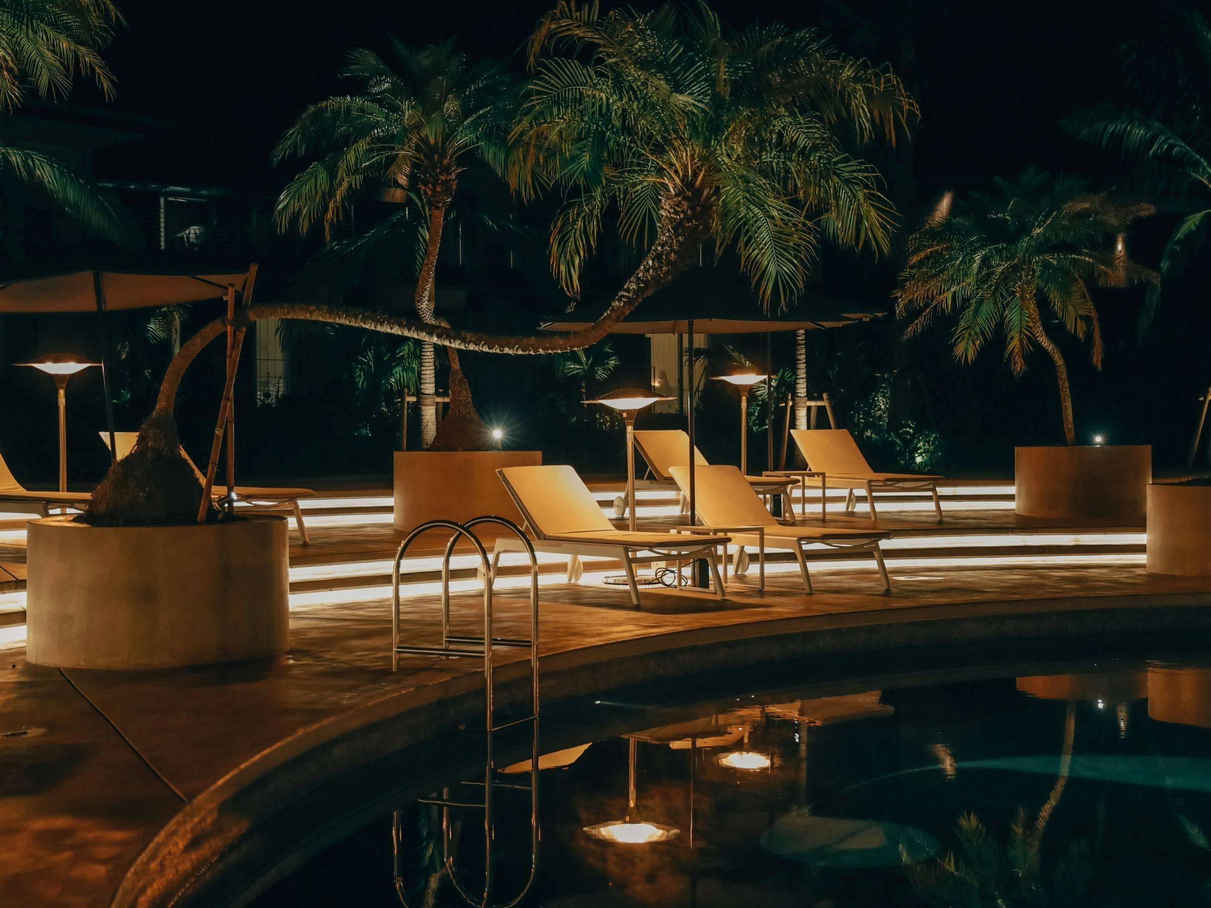 BOTANICAL POOL CLUB