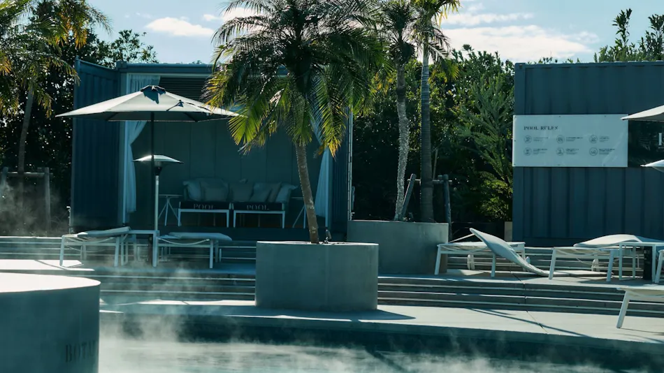 BOTANICAL POOL CLUB