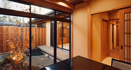 専用庭に面したお部屋