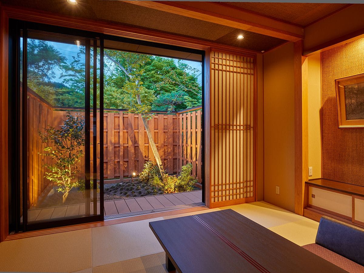 Anda dapat menikmati perubahan empat musim dengan perlahan.