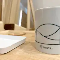 【客室備品】ロゴ入りのマグカップ