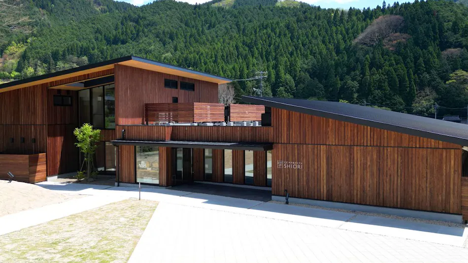 Hotel Shiori in the Forest of 100 Years