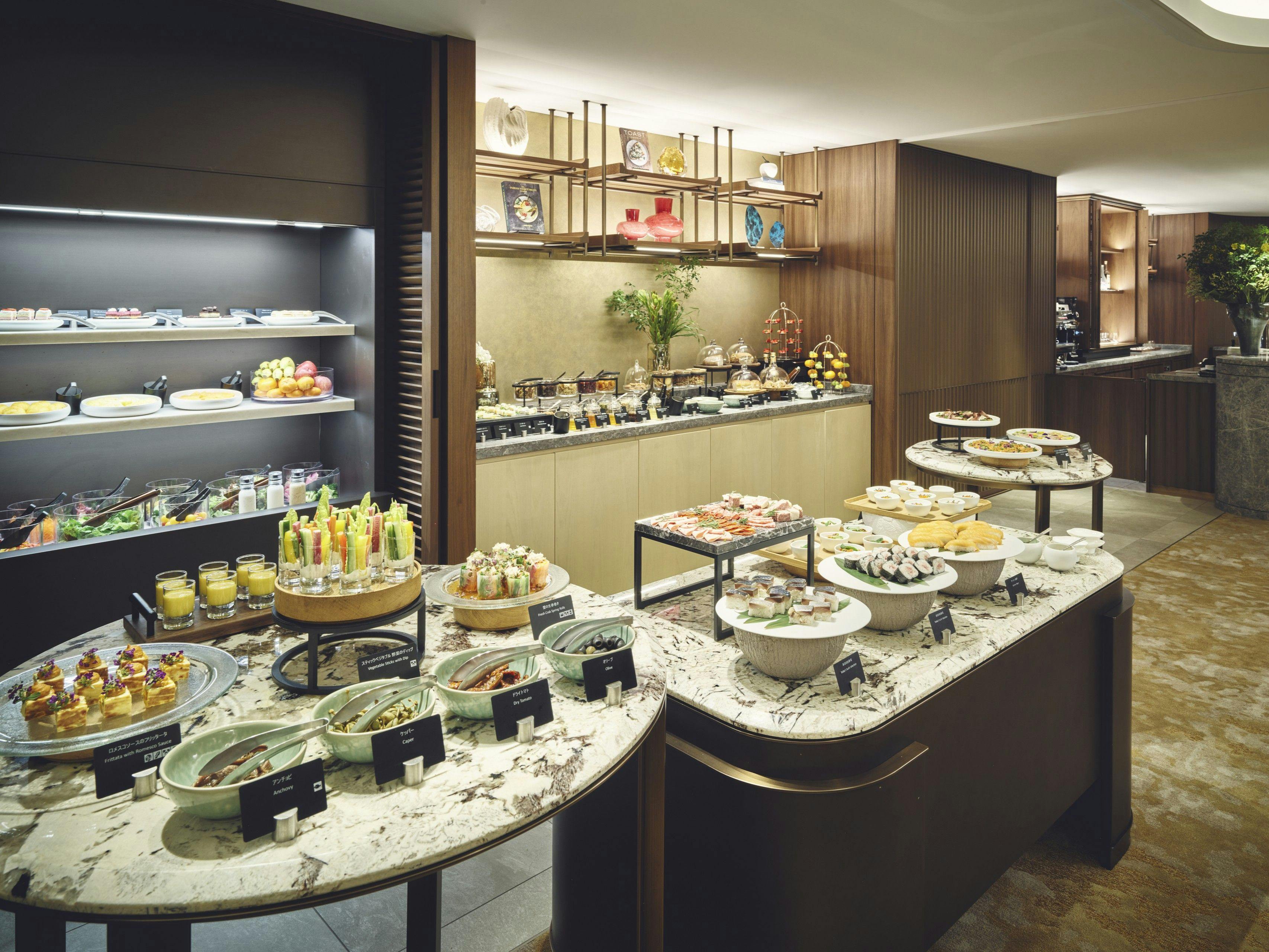 อาหารค่ำที่คลับเลานจ์