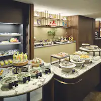 อาหารค่ำที่คลับเลานจ์