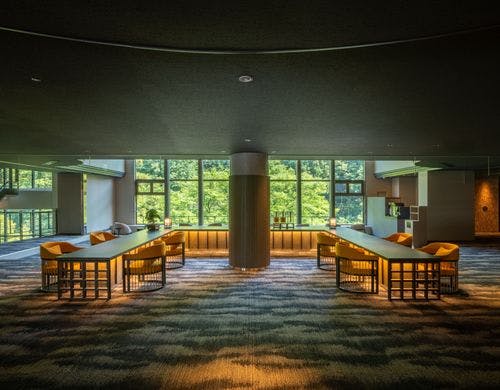 ロビー　ラウンジ　昼