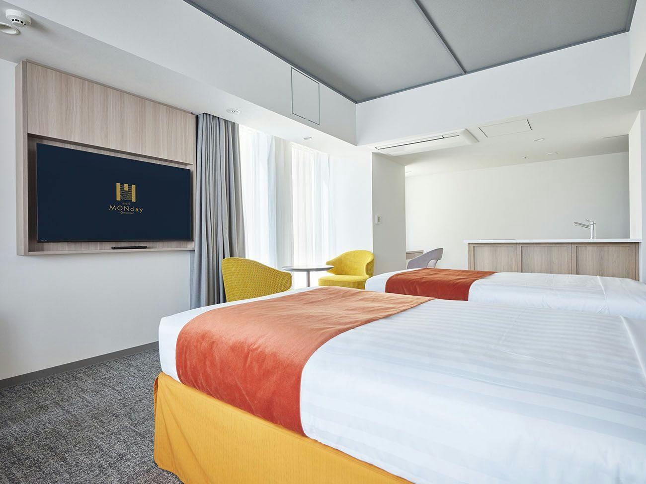 Deluxe River View Suite