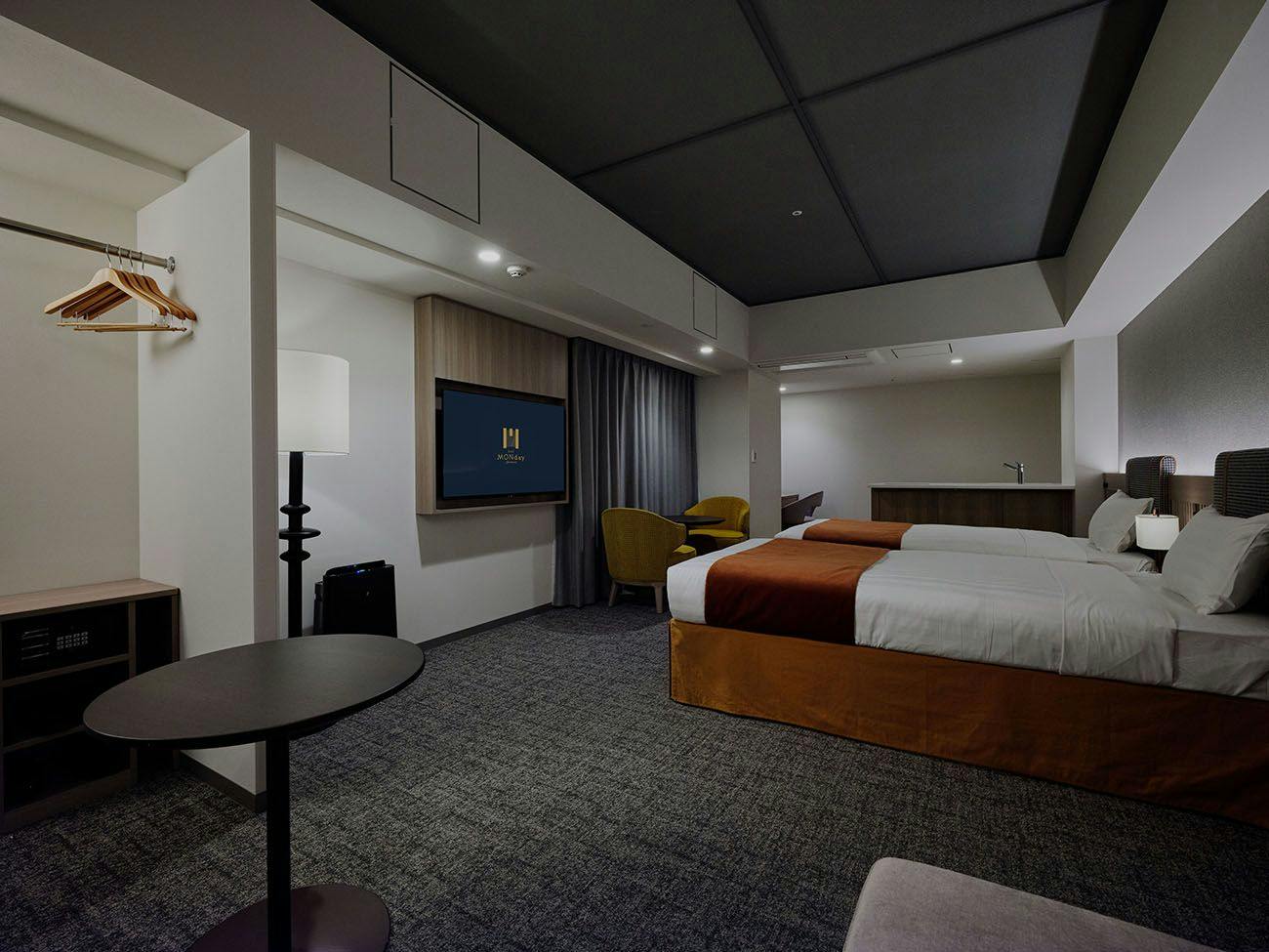 Deluxe River View Suite