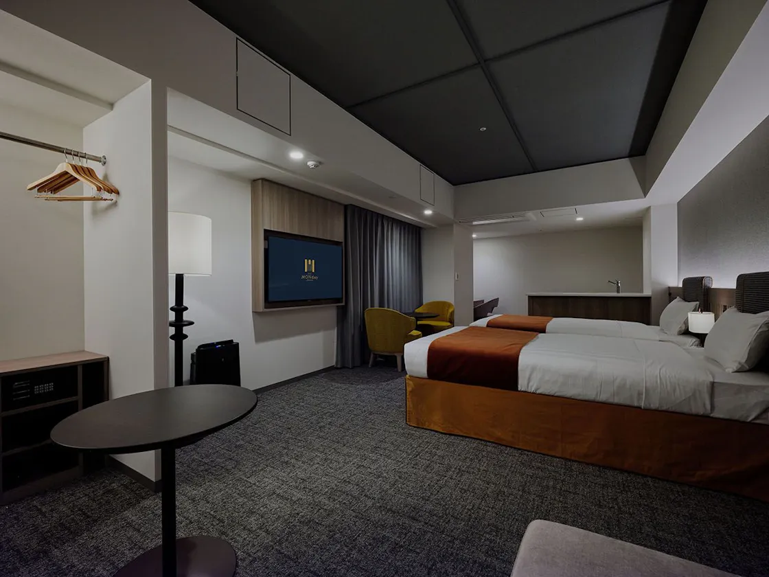 Deluxe River View Suite