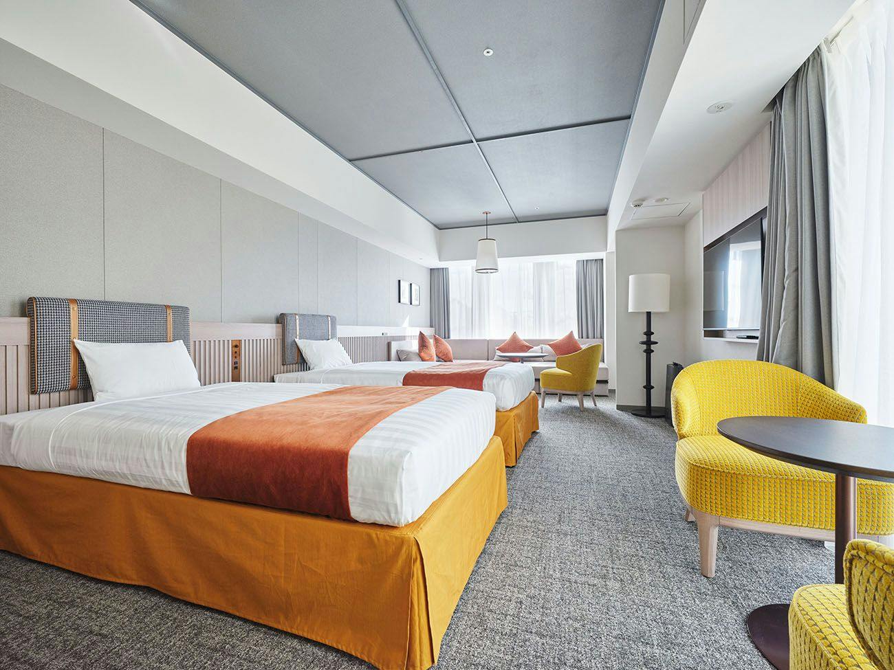 Deluxe Corner Suite