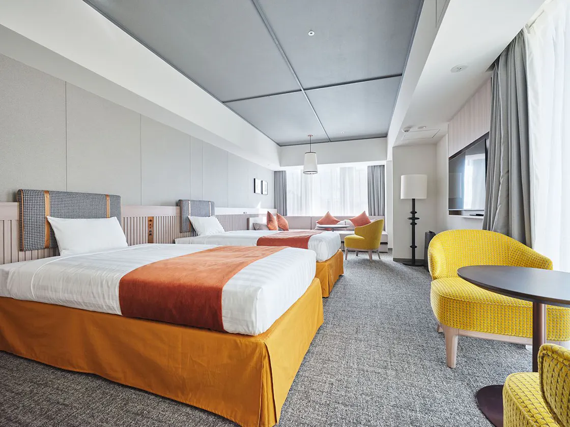 Deluxe Corner Suite