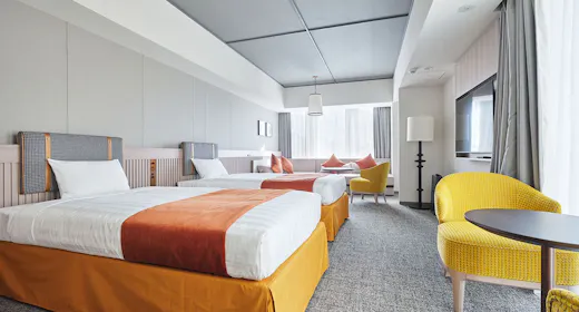 Deluxe Corner Suite