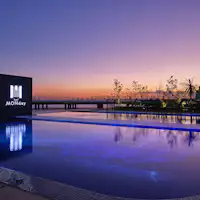 สระว่ายน้ำ