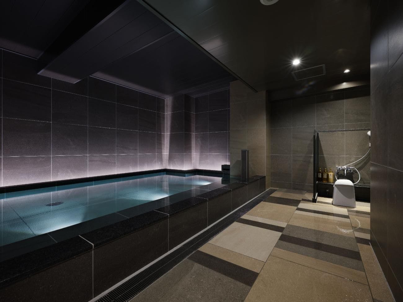 ห้องอาบน้ำรวม