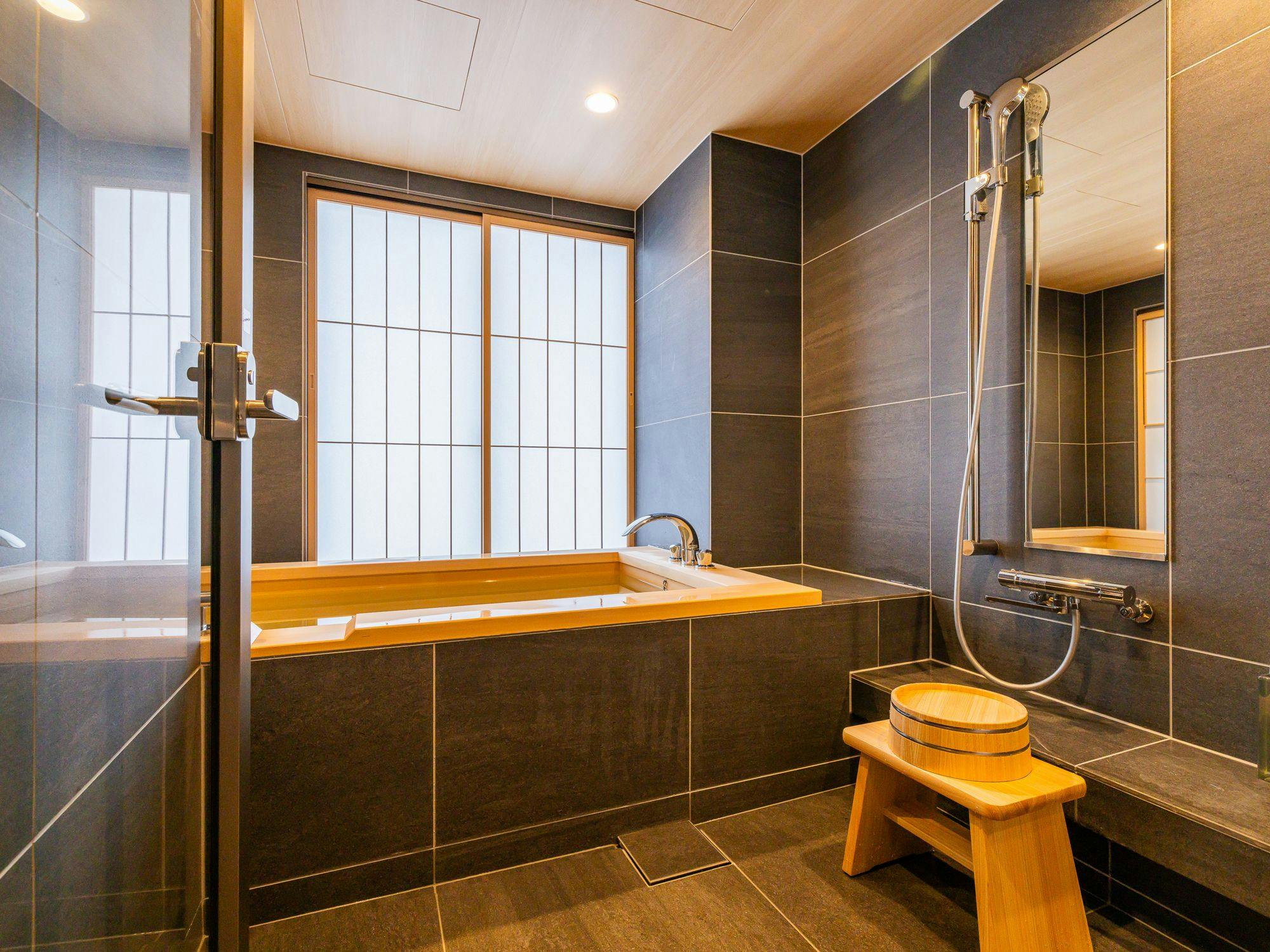 เพนต์เฮาส์สวีทรูม