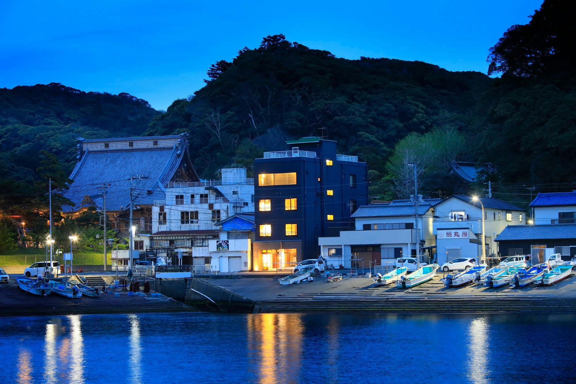 Seafood Wholesaler Inn Kuroshio