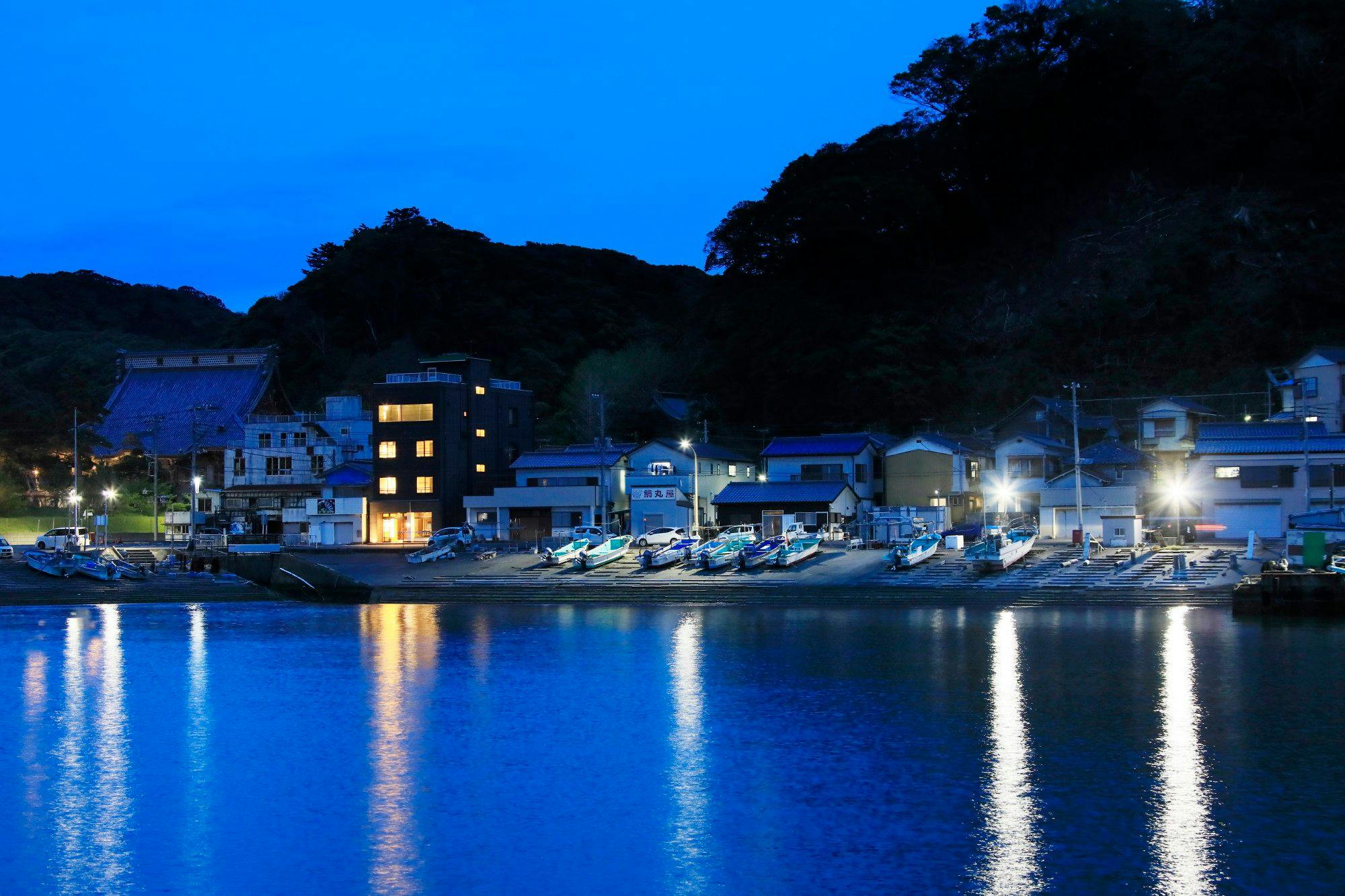 Seafood Wholesaler Inn Kuroshio