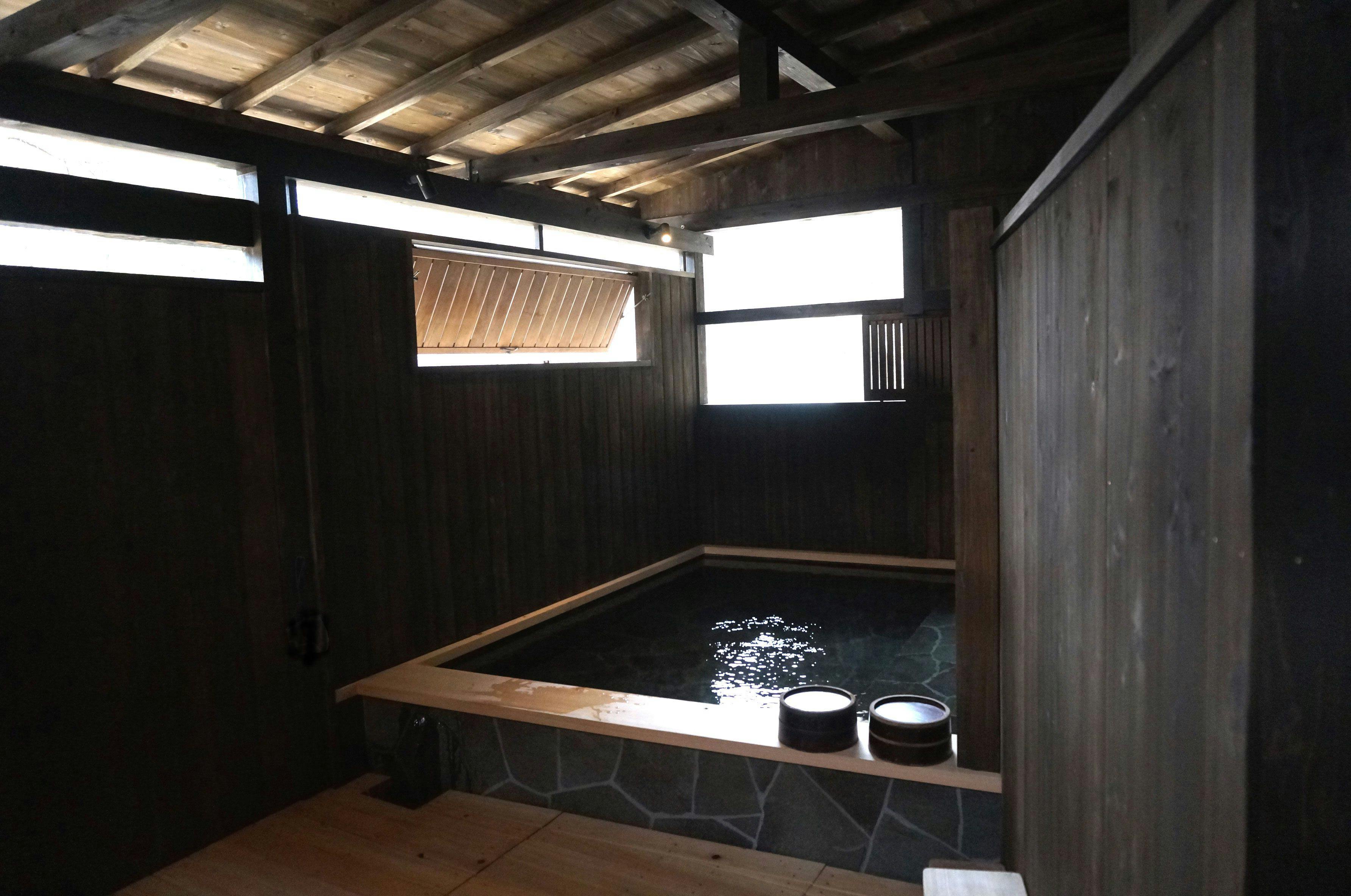 囲炉裏の御宿 花敷の湯