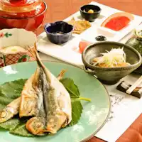 地物の干物2種をメインとした和朝食です。