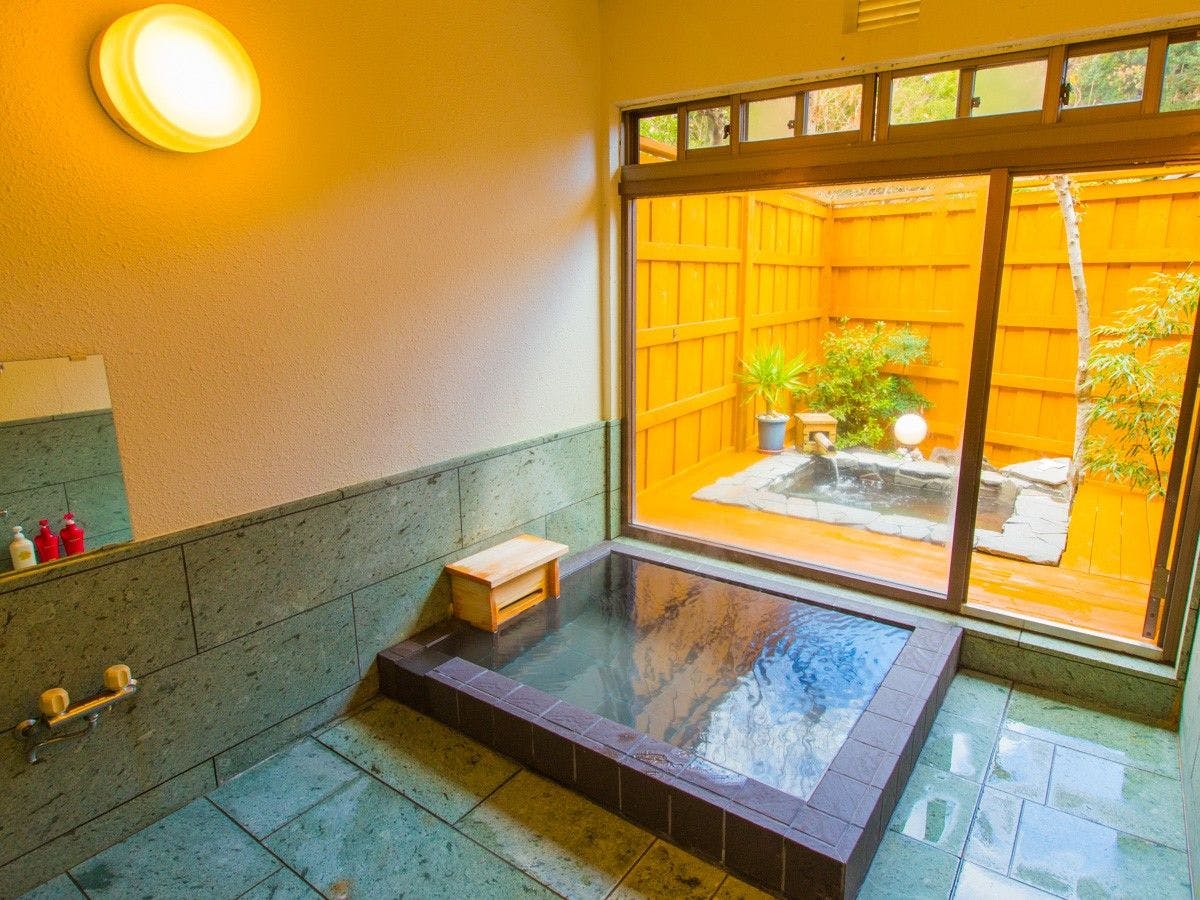 อ่างน้ำพุร้อนกลางแจ้งส่วนตัว & น้ำพุร้อนส่วนตัว ใช้ได้ตลอด 24 ชั่วโมง!