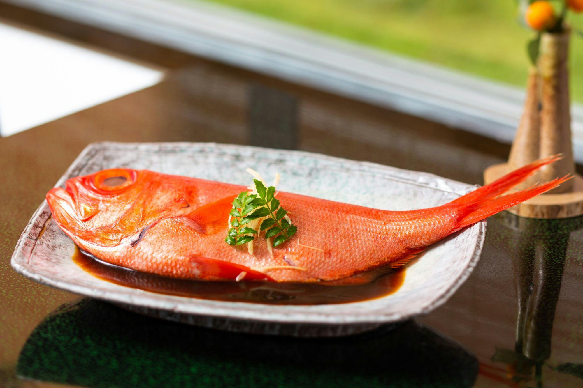 ตัวอย่างอาหาร (ปลากะพงแดงต้มทั้งตัว)