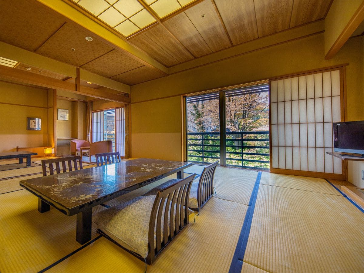 坐山 みなかみ　(旧：水上館)