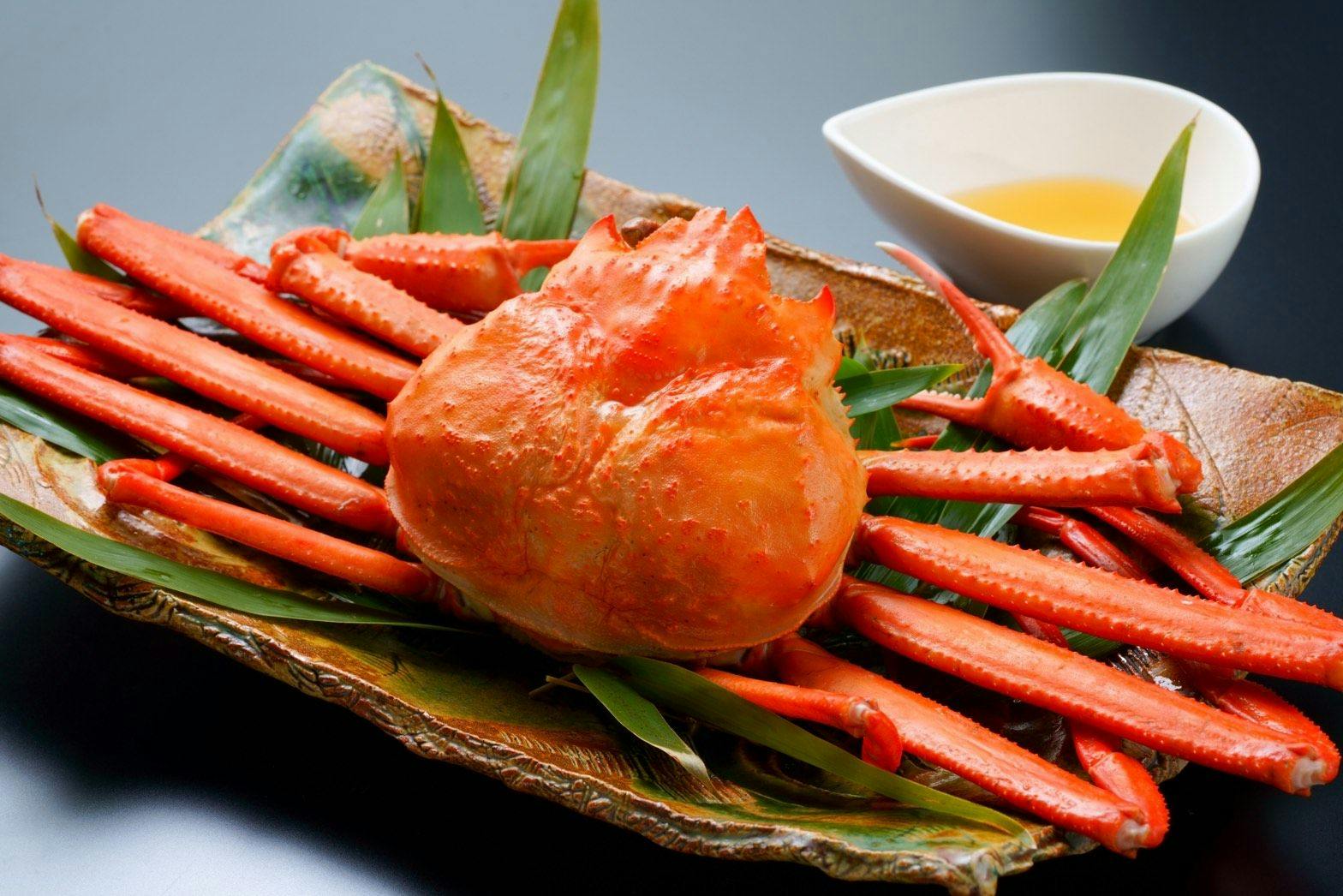 【カニ付きプラン／1人1匹】本日の地魚刺盛＆奥豊後豚の木蓮鍋を堪能＜朝夕お食事処／貸切風呂無料＞