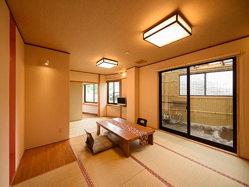 【半露天風呂付き和室／さくら】