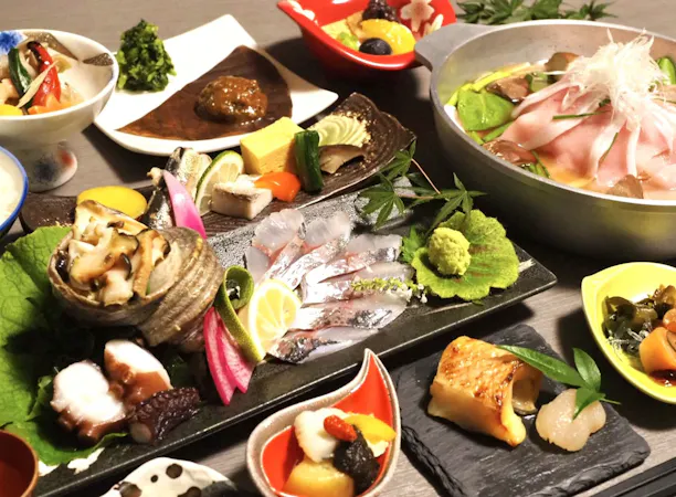 佐賀関直送の地魚と奥豊後豚の木蓮鍋/御膳