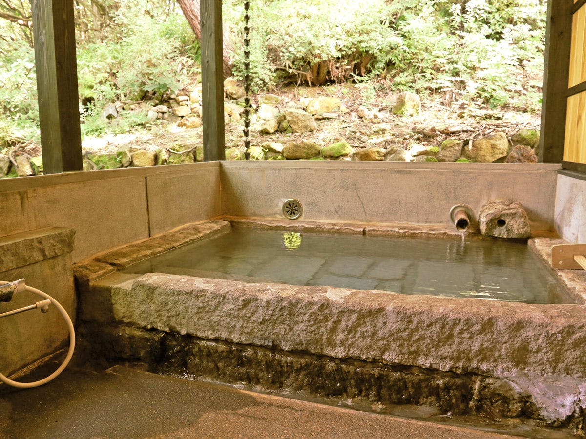 山の宿　寒の地獄旅館