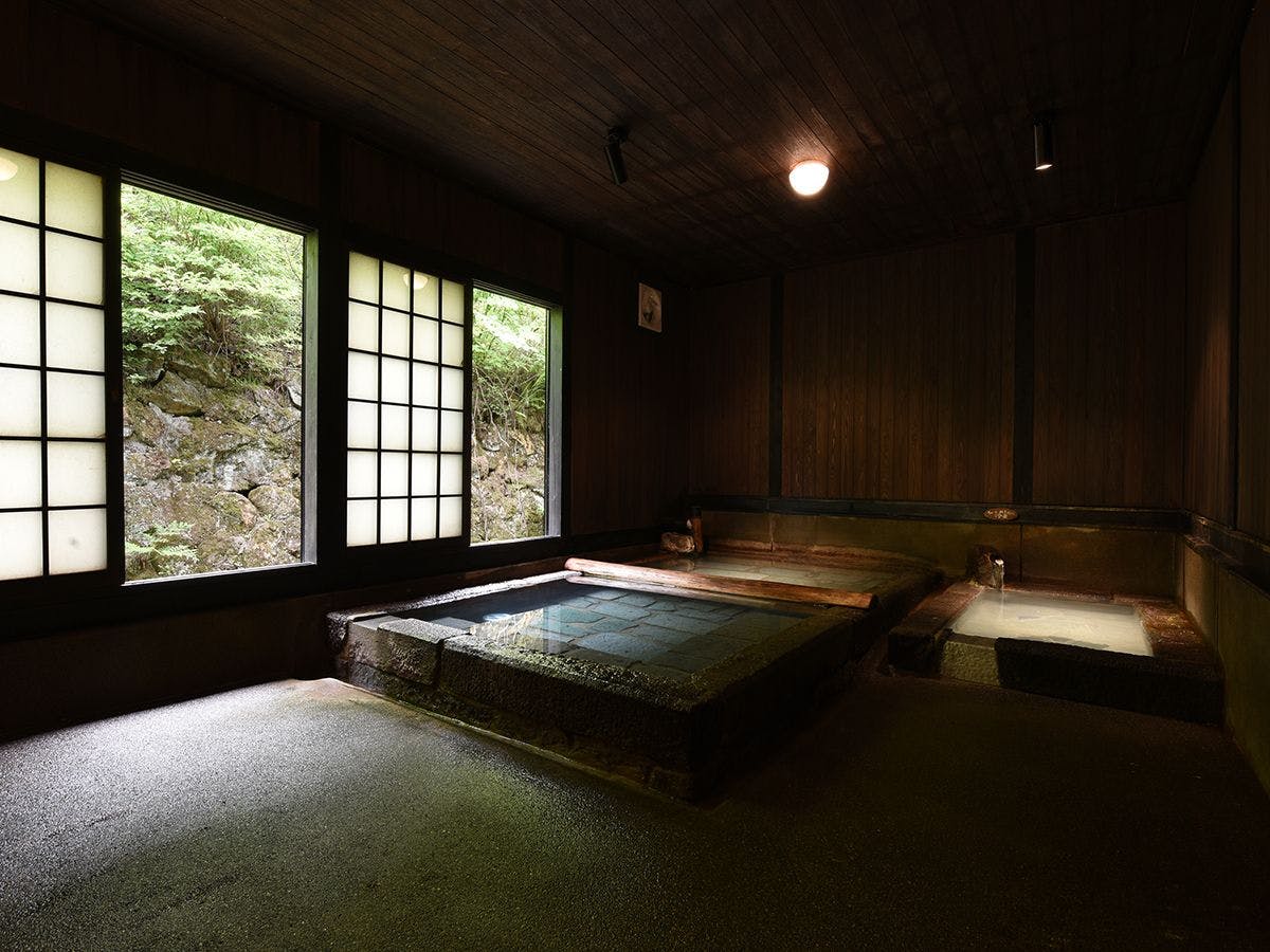 山の宿　寒の地獄旅館