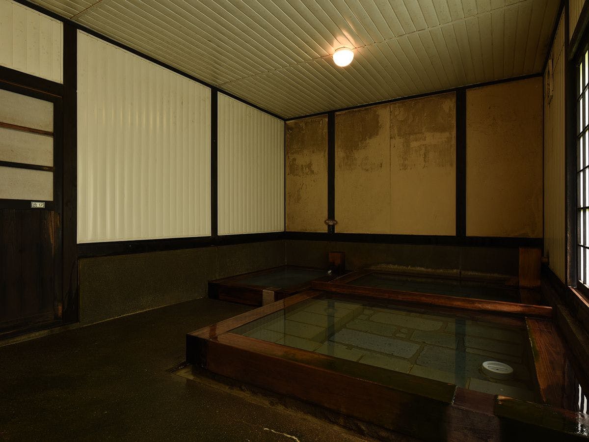 山の宿　寒の地獄旅館