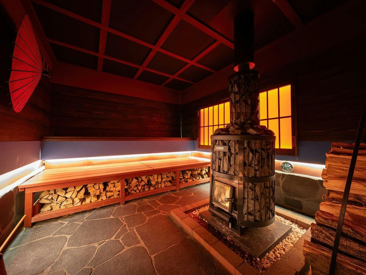 江戸時代から続く「冷泉浴」が通年入浴可能に！究極の春夏秋冬サウナ体験で心も体もととのう（1泊2食）