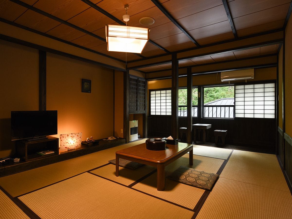 山の宿　寒の地獄旅館