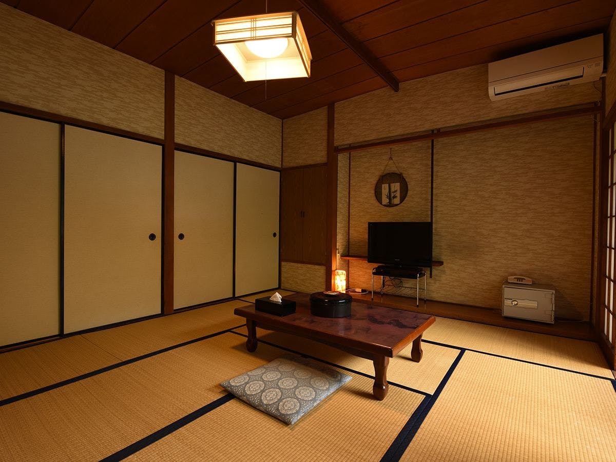 山の宿　寒の地獄旅館