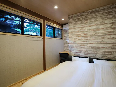 ห้องมุมเตียงคิงไซส์สไตล์ตะวันตก