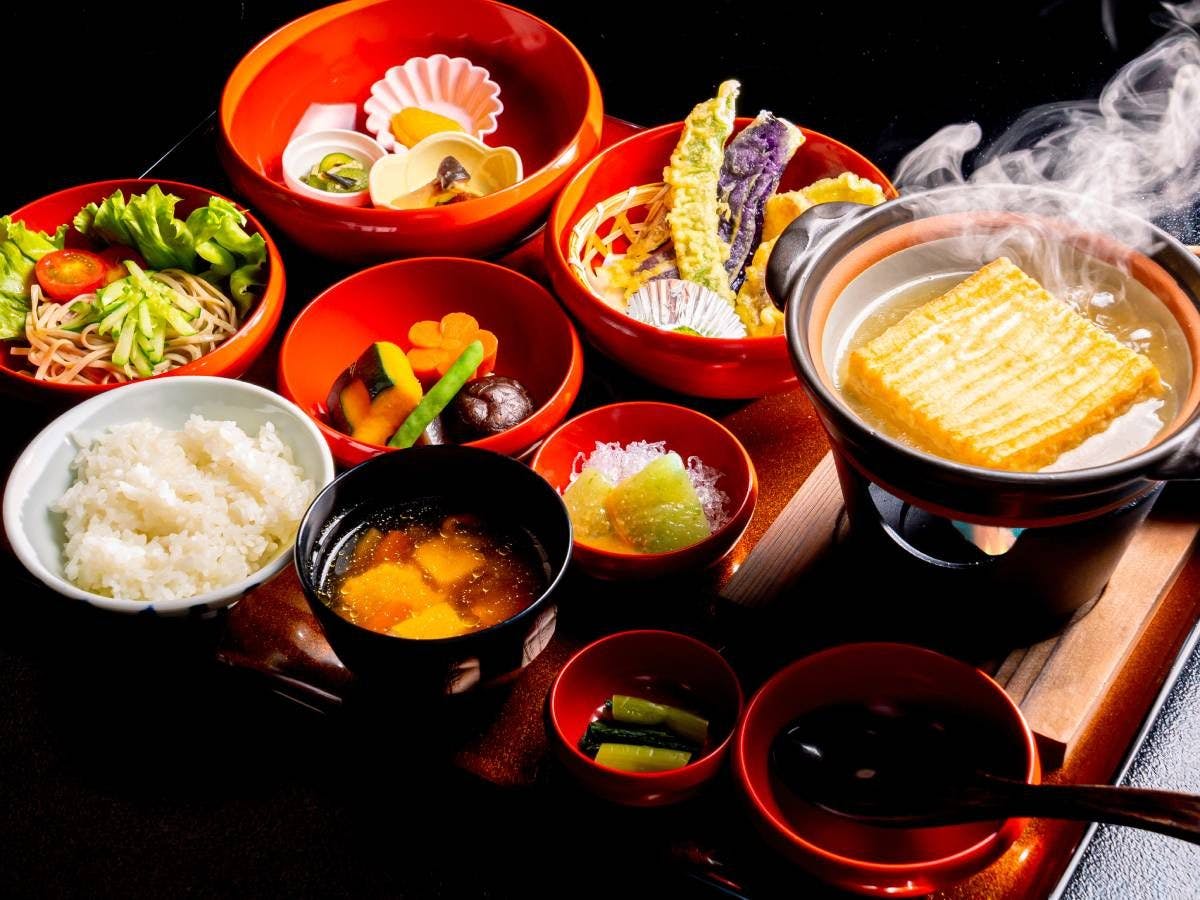 อาหารมังสวิรัติและชามเหล็ก