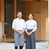 Waktu istimewa yang hanya ada di sini.