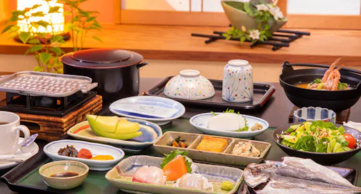 【ห้องรับประทานอาหารส่วนตัว】แผน 1 คืนพร้อมอาหารเช้า อาหารเช้าของที่พักริมทะเลและเพลิดเพลินกับน้ำพุร้อนอย่างเต็มที่ <อ่างอาบน้ำส่วนตัวให้ใช้ฟรี>