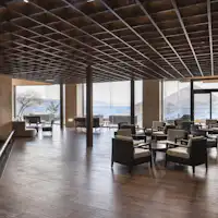 เลานจ์และสวนหลังอาบน้ำ