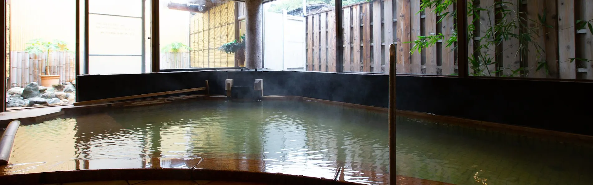 宿彩「湯食笑門」の宿 石廊館