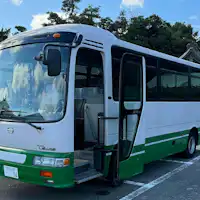 รถบัสขนาดใหญ่สำหรับบริการรับส่ง