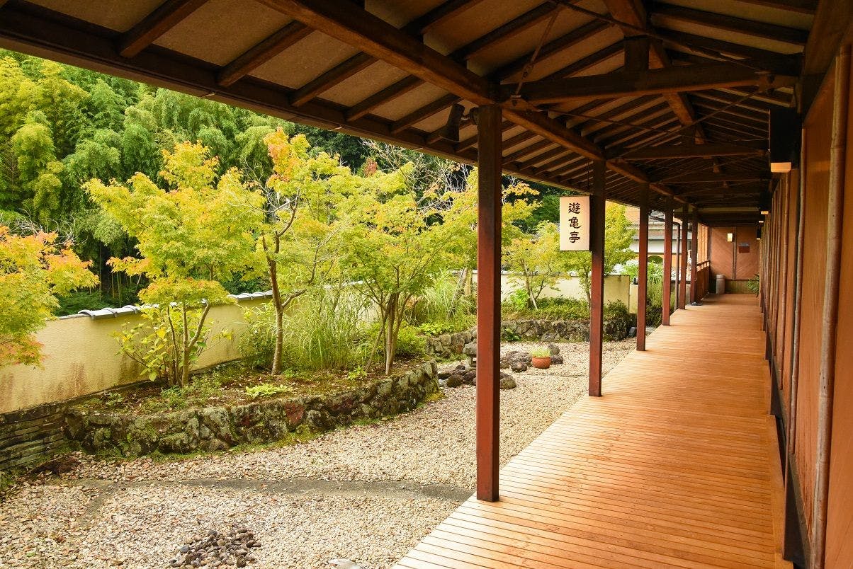 着物で彩られた全館畳敷きの宿　楽山やすだ