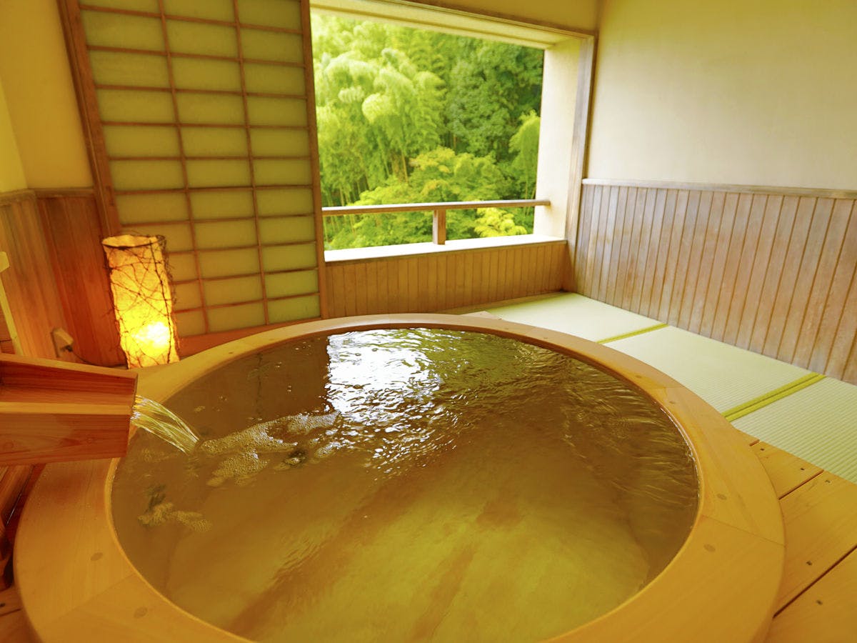 着物で彩られた全館畳敷きの宿　楽山やすだ