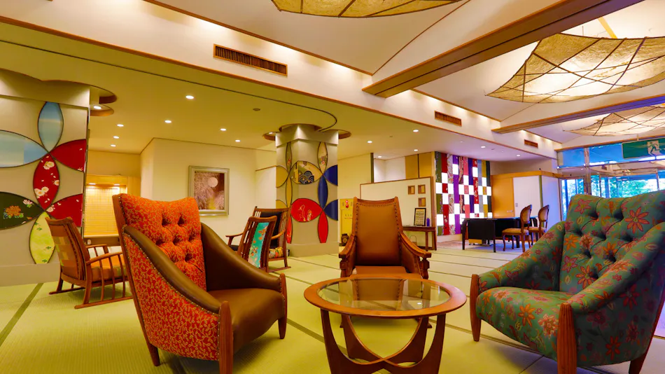 Rakuzan Yasuda: A Tatami-Floored Inn Adorned with Kimonos