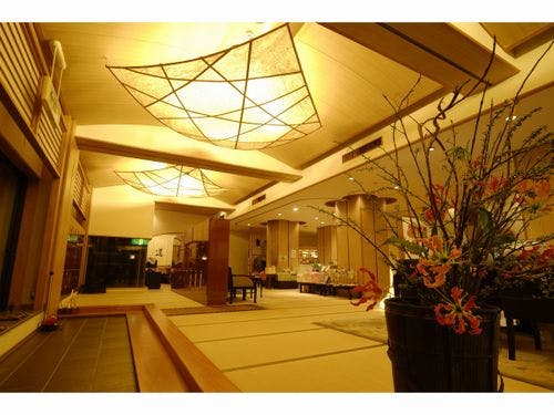 着物で彩られた全館畳敷きの宿　楽山やすだ