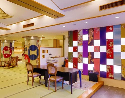 【ロビーラウンジ】