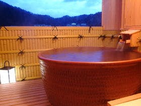 湯村温泉　自家源泉のお宿　とみや