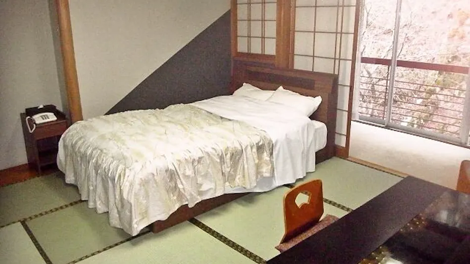 Yumura Onsen: Tomiya Inn with Private Hot Spring Source