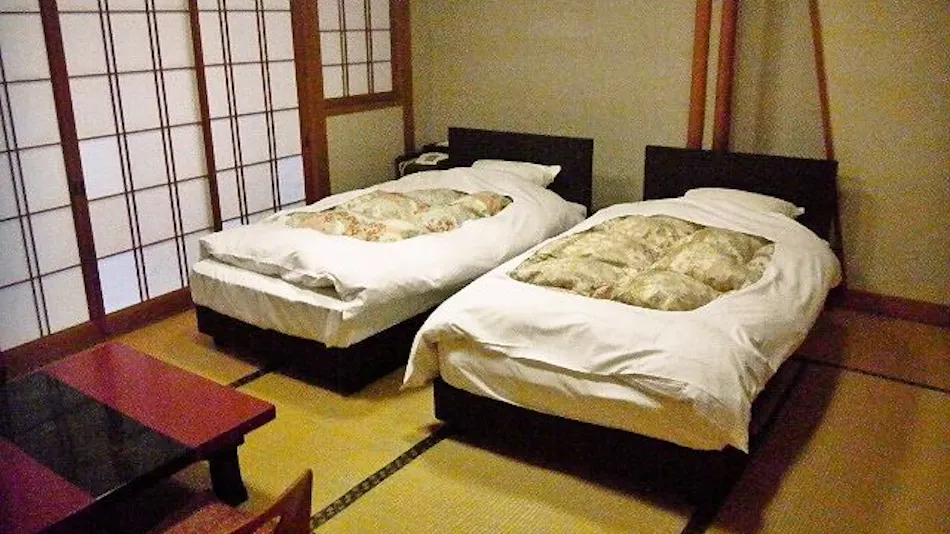 Yumura Onsen: Tomiya Inn with Private Hot Spring Source