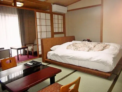 和室10畳ダブルベッド